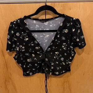 SHEIN Black Floral Crop Top
